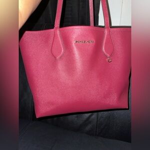 Michael Kors Saige Reversible Medium Tote Bag Shoulder Handbag and clutch Only